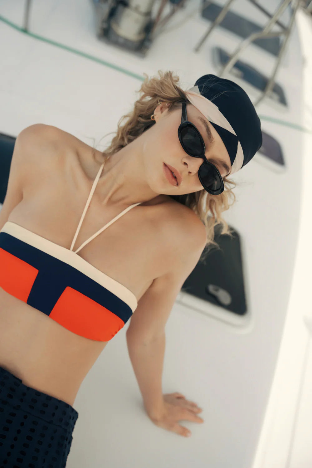 CLASSIC BLACK SUNGLASSES