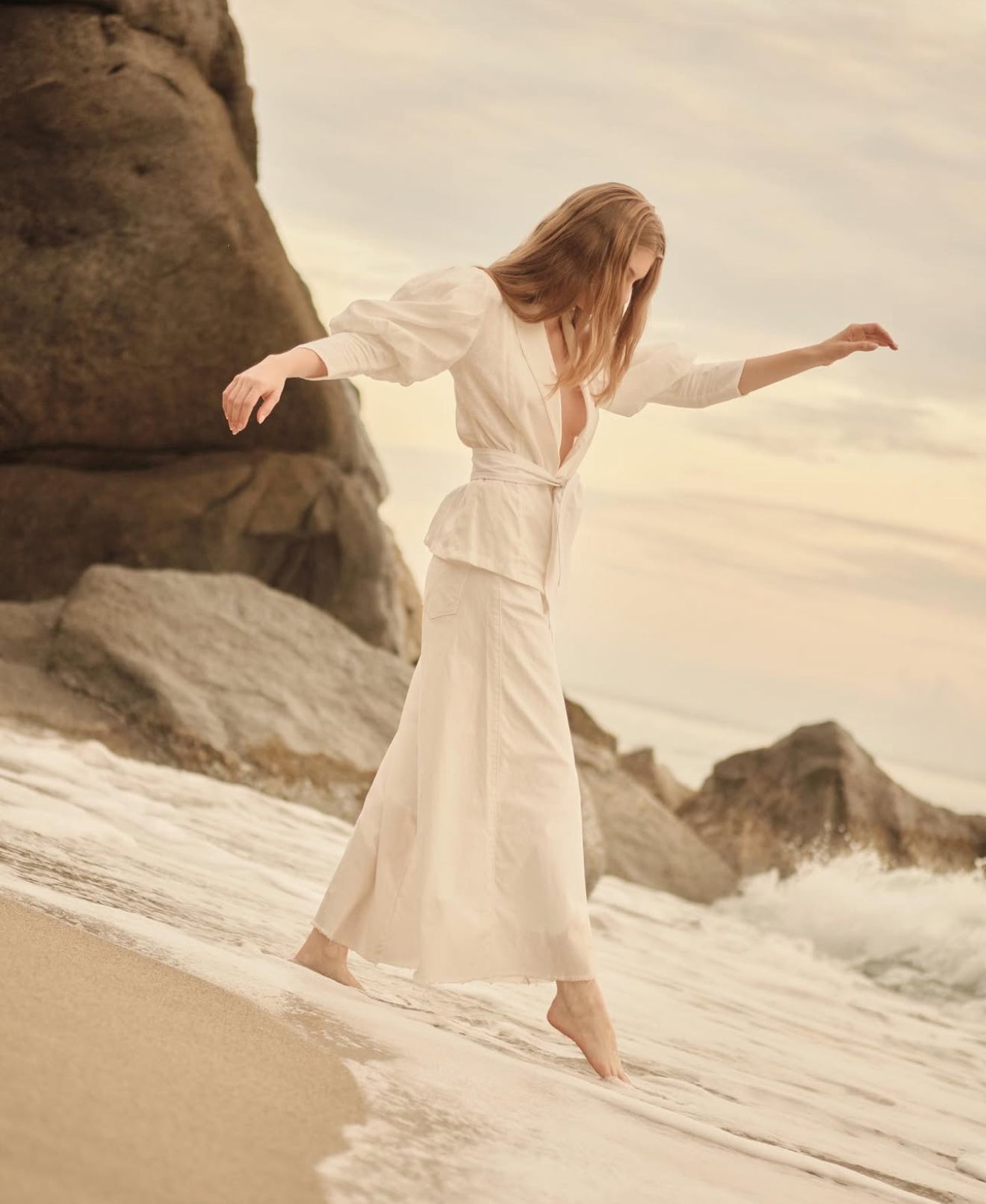 NOA WHITE BLAZER