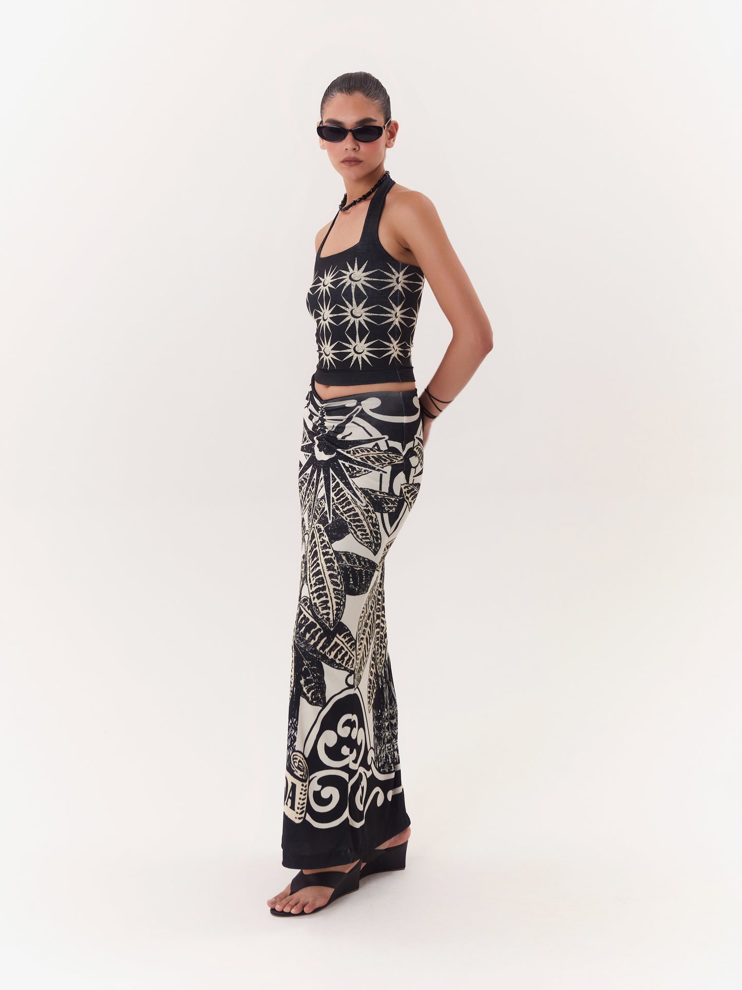 SOLAR HALTER TOP BLACK