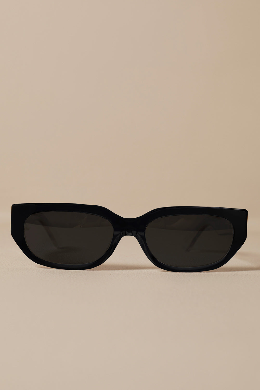 CLASSIC BLACK SUNGLASSES