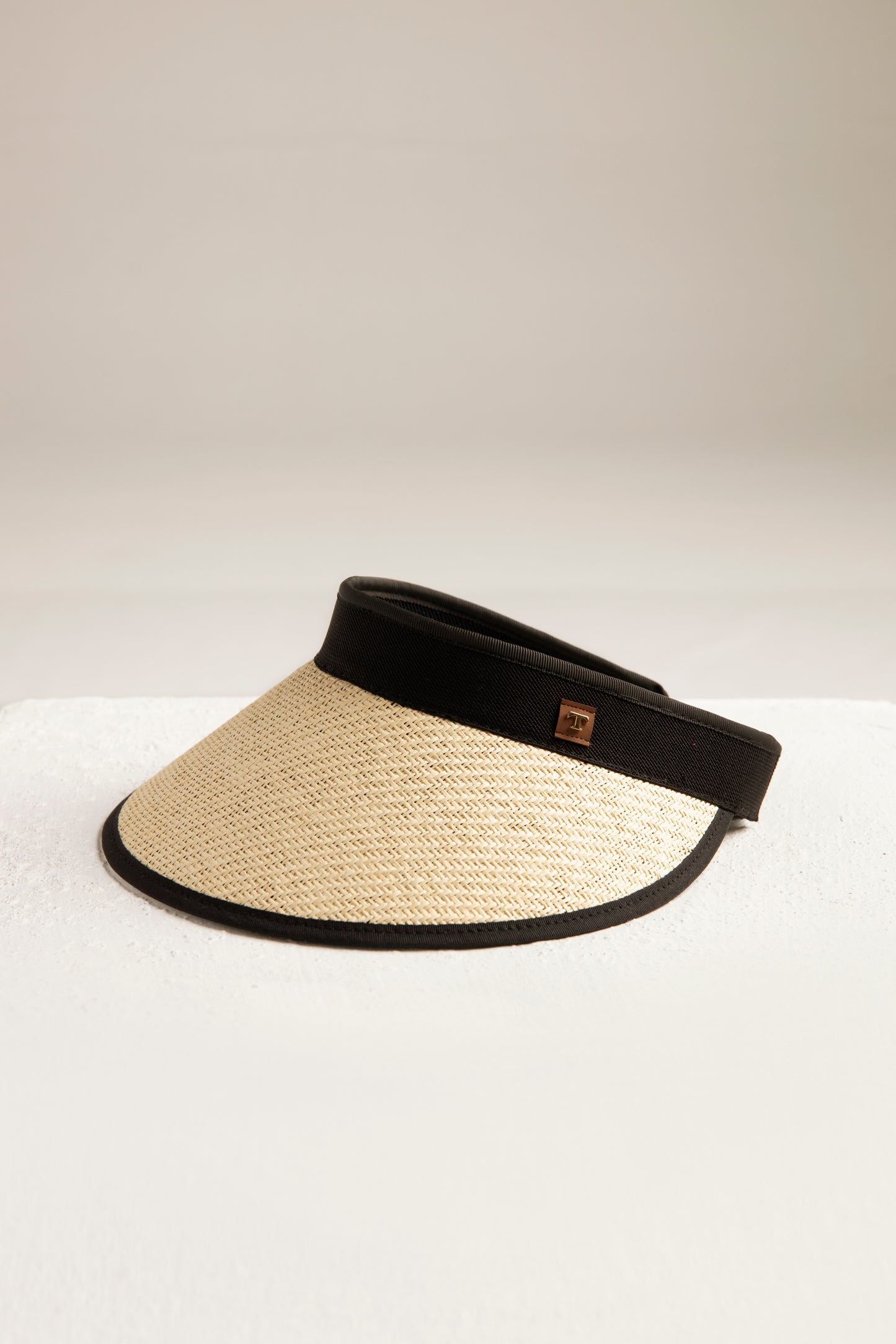 BICOLOR BEIGE/BLACK VISER HAT
