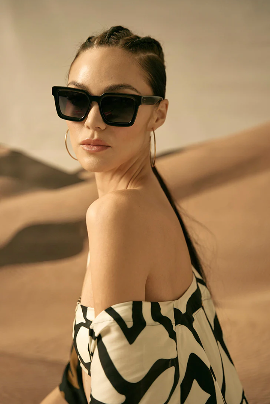 BLACK SQUARE SUNGLASSES