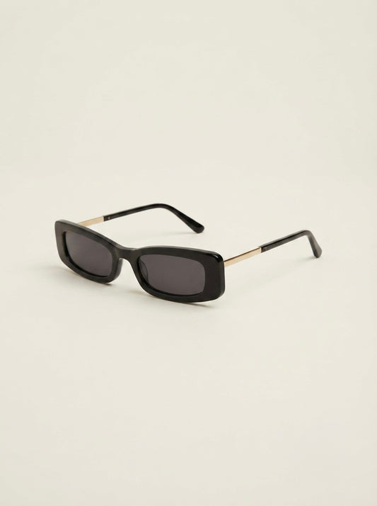 BLACK SUNGLASSES