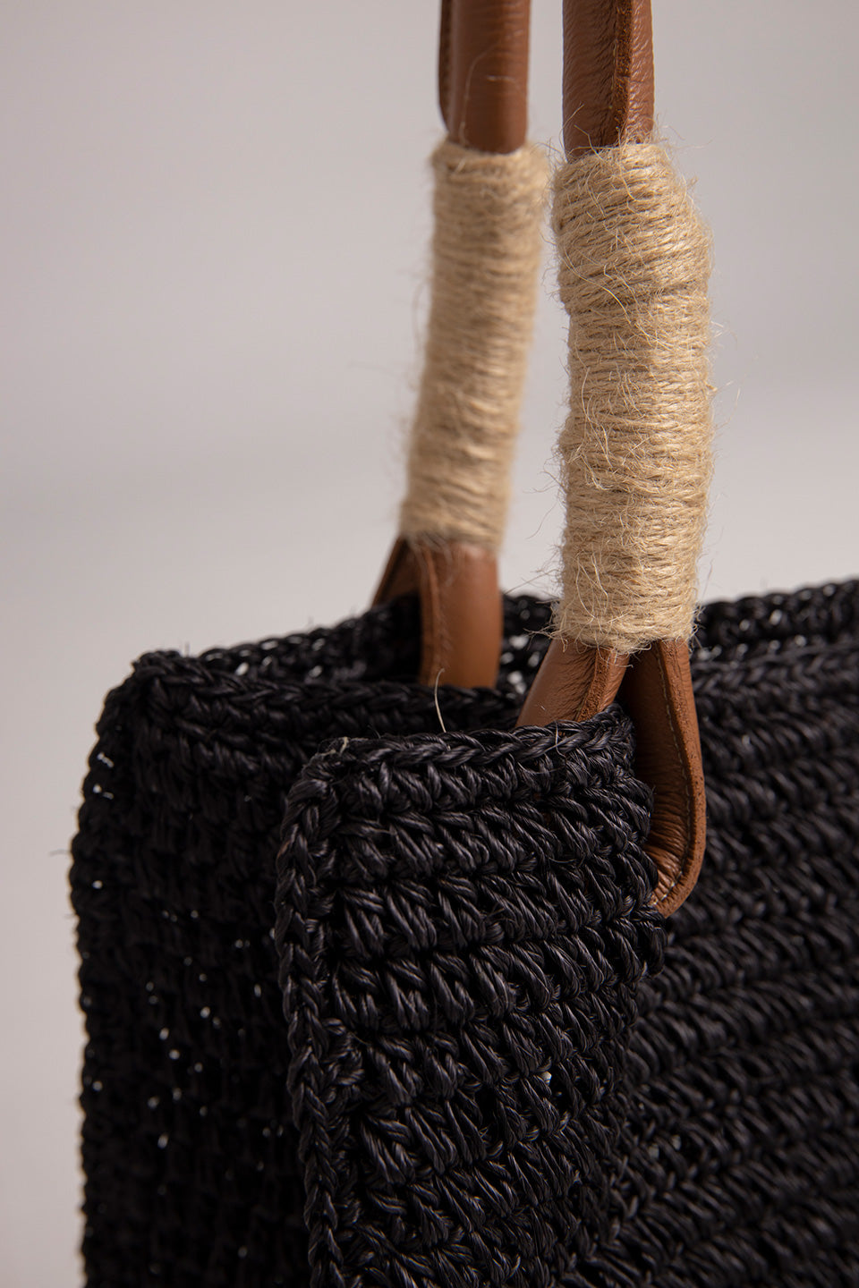 BLACK FIQUE TOTE BAG WITH LEATHER HANDLES
