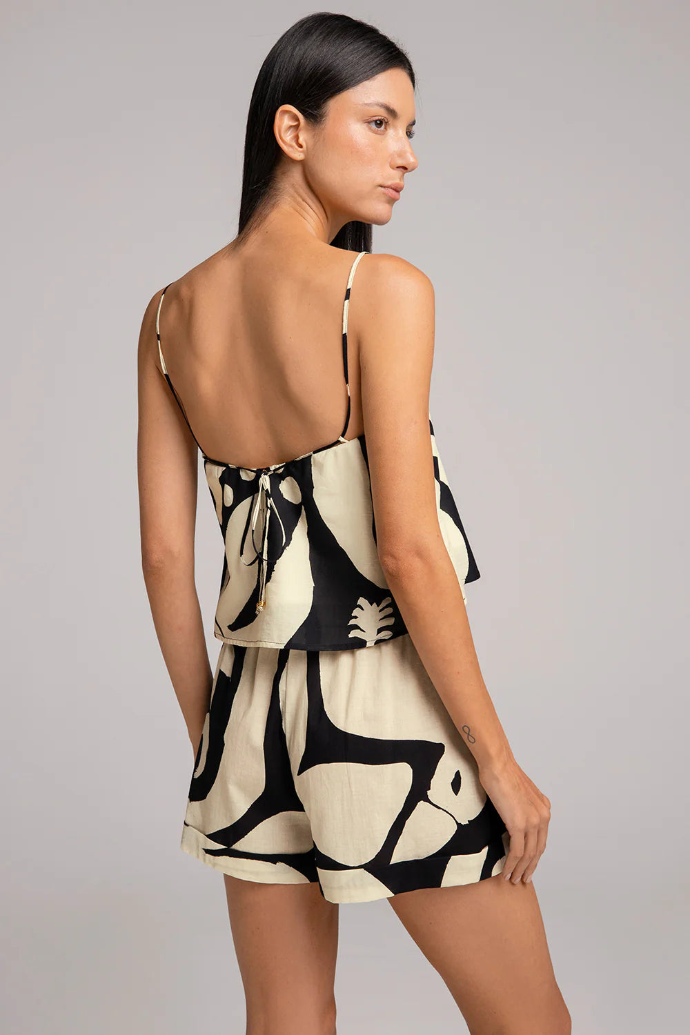 BLACK & WHITE PRINT SET