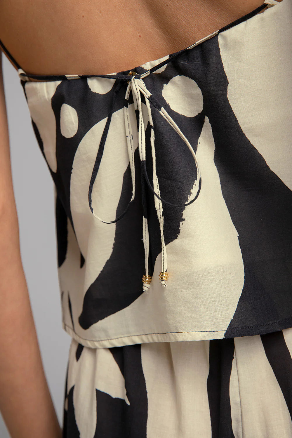 BLACK & WHITE PRINT SET