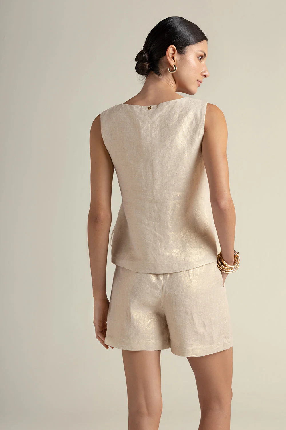 CROSSOVER VEST & SHORT SET