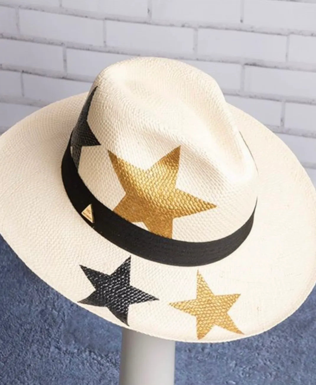 NATURAL WITH GOLD STARS HAT