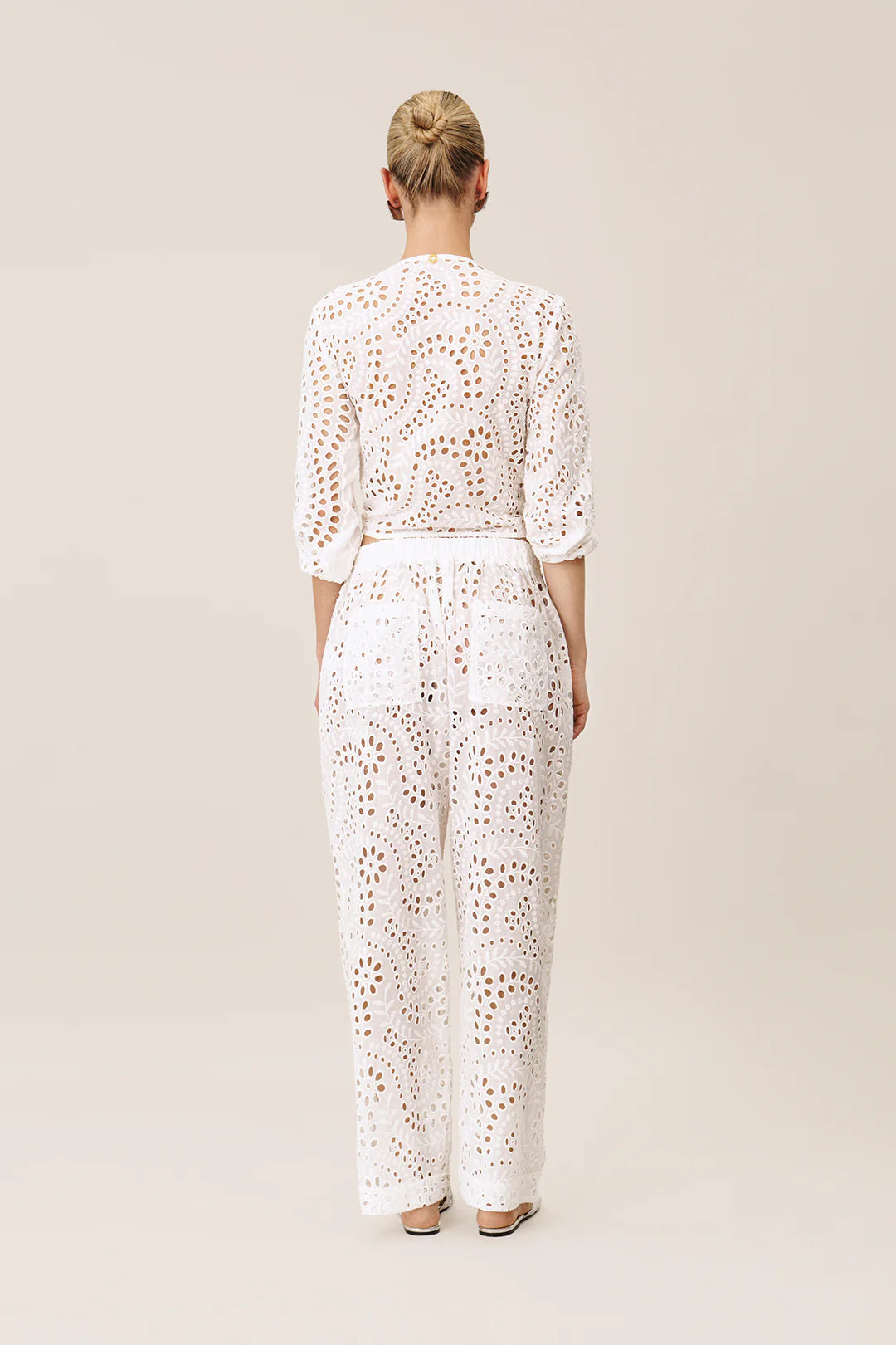 WHITE PANTS
