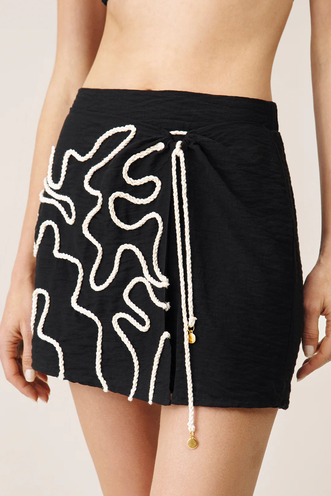 CORAL BLACK MINI SKIRT
